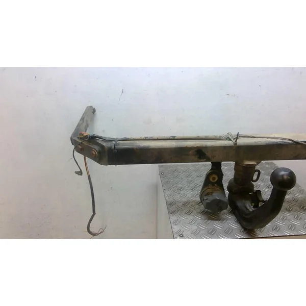 Attelage (boule de remorquage) MAZDA 2 2