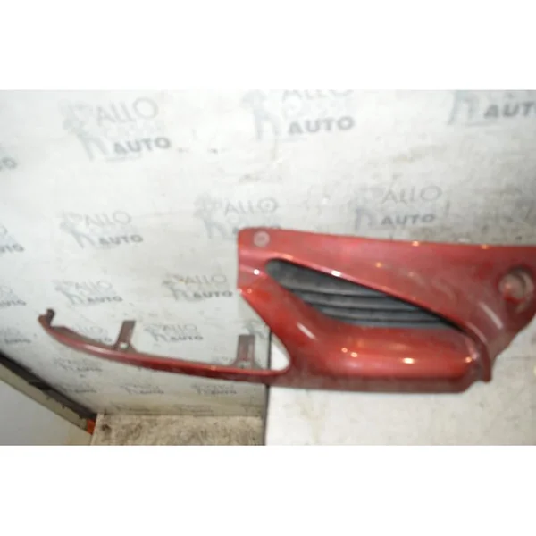 Calandre droite RENAULT MEGANE 1