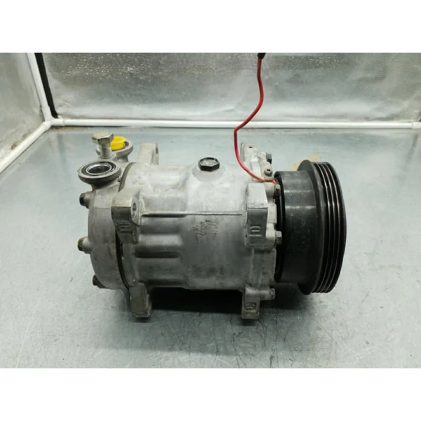 Compresseur clim RENAULT CLIO 1
