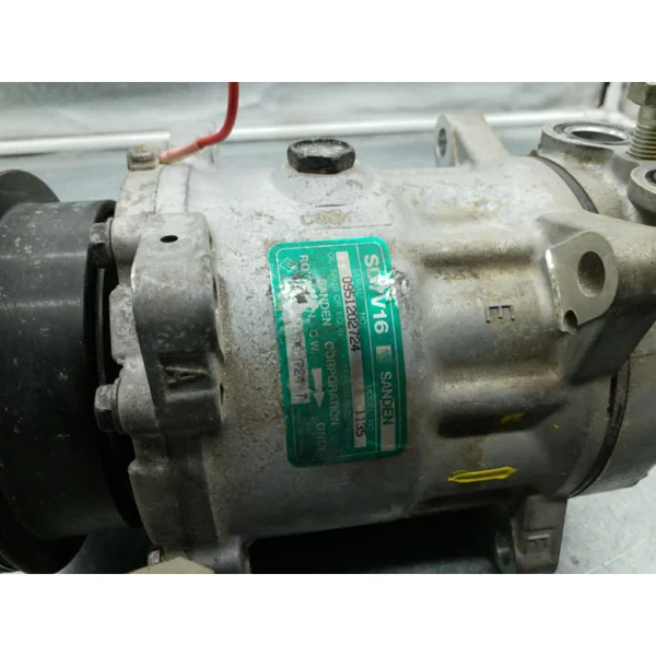 Compresseur clim RENAULT CLIO 1