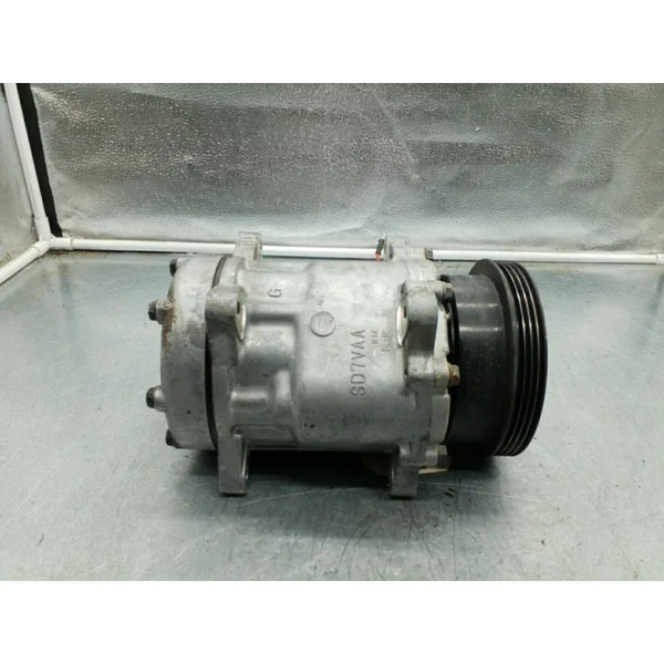 Compresseur clim RENAULT CLIO 1