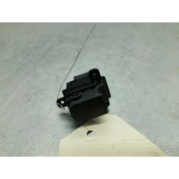 Interrupteur de leve vitre arriere gauche KIA SOUL 1