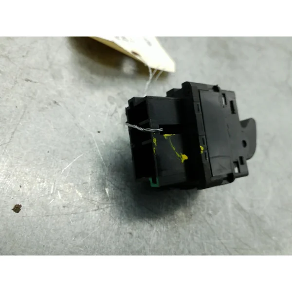Interrupteur de leve vitre arriere gauche PEUGEOT 206
