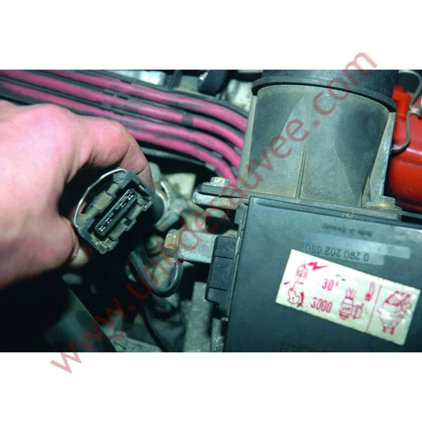 LIVRE RESTAURER RÉPARER VOTRE PEUGEOT 205 GTI 1.6 1.9 105 - 115 - 130 - 122 CV