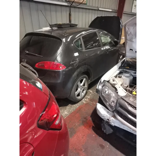Moteur essuie glace avant droit SEAT LEON 2