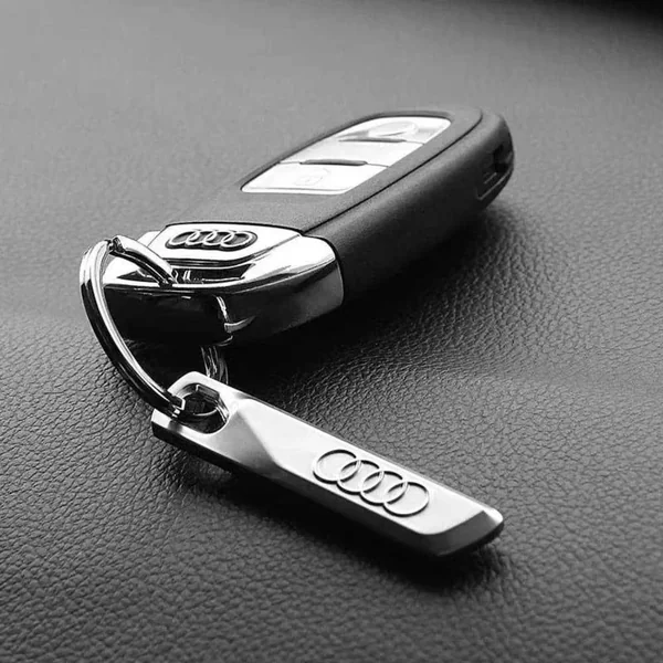 Porte-clés Audi avec emblème métallique